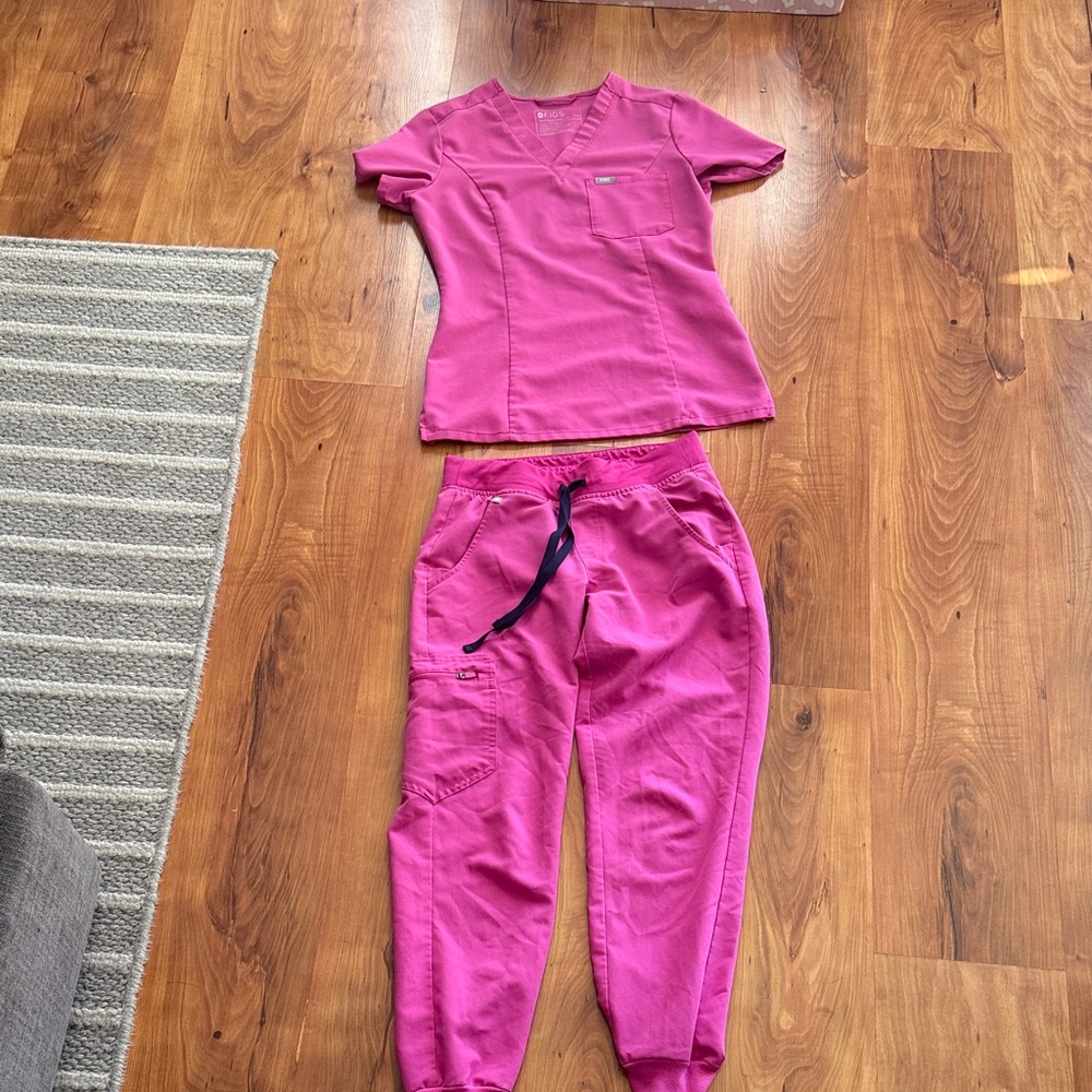 Figs Pink Scrub Set